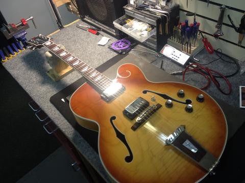 Gibson Tal Farlow Hollowbody Guitar Stainless Steel Refret
