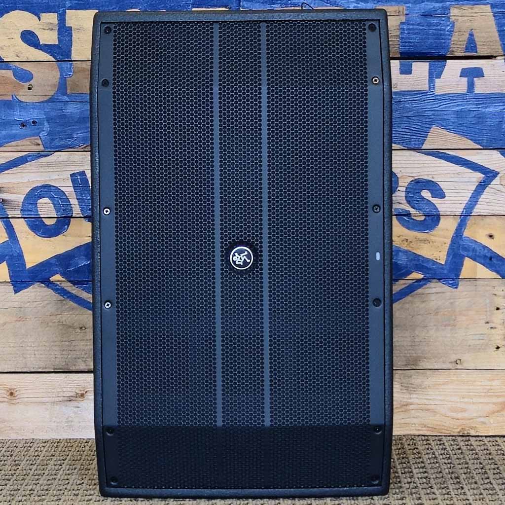 Open Box Mackie DRM12A Powered Line Array Loudspeakers