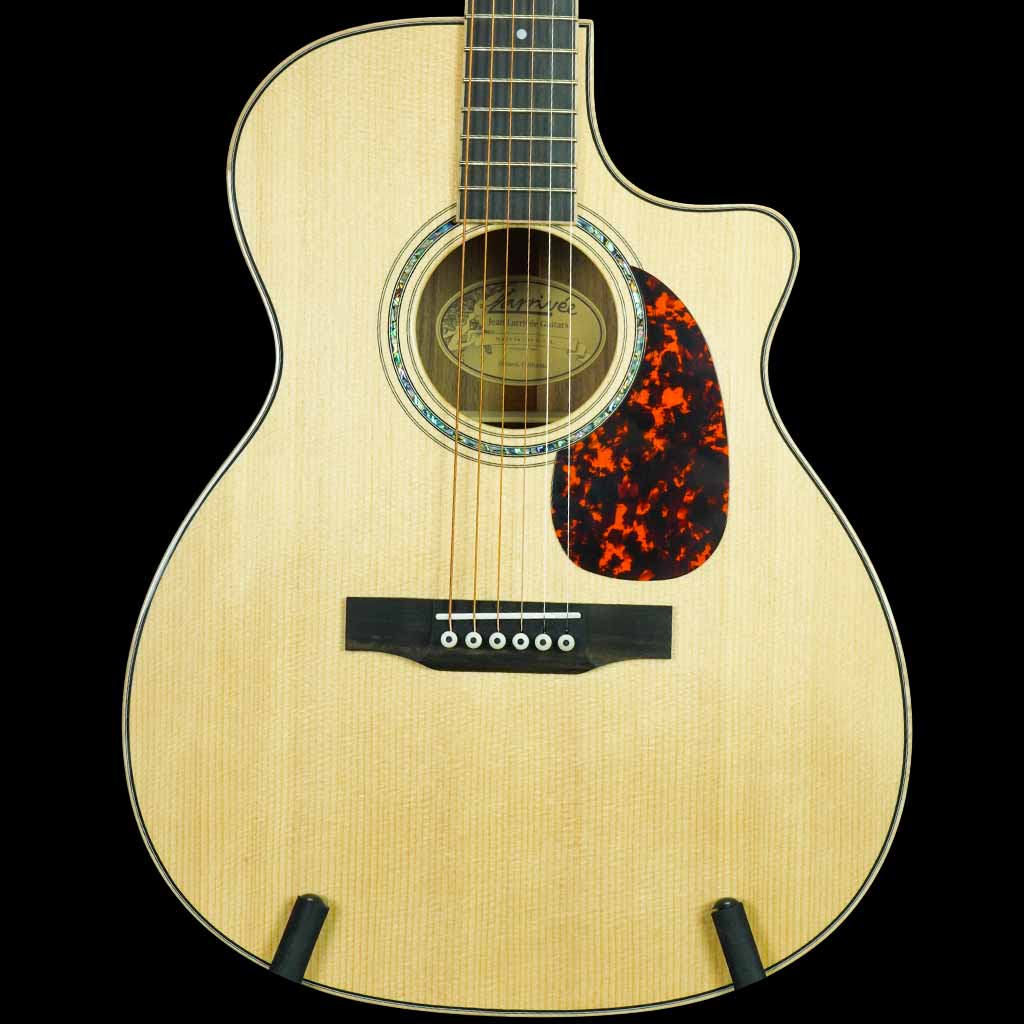 Larrivee Custom OMV-09 Sitka Spruce/Walnut Acoustic Guitar