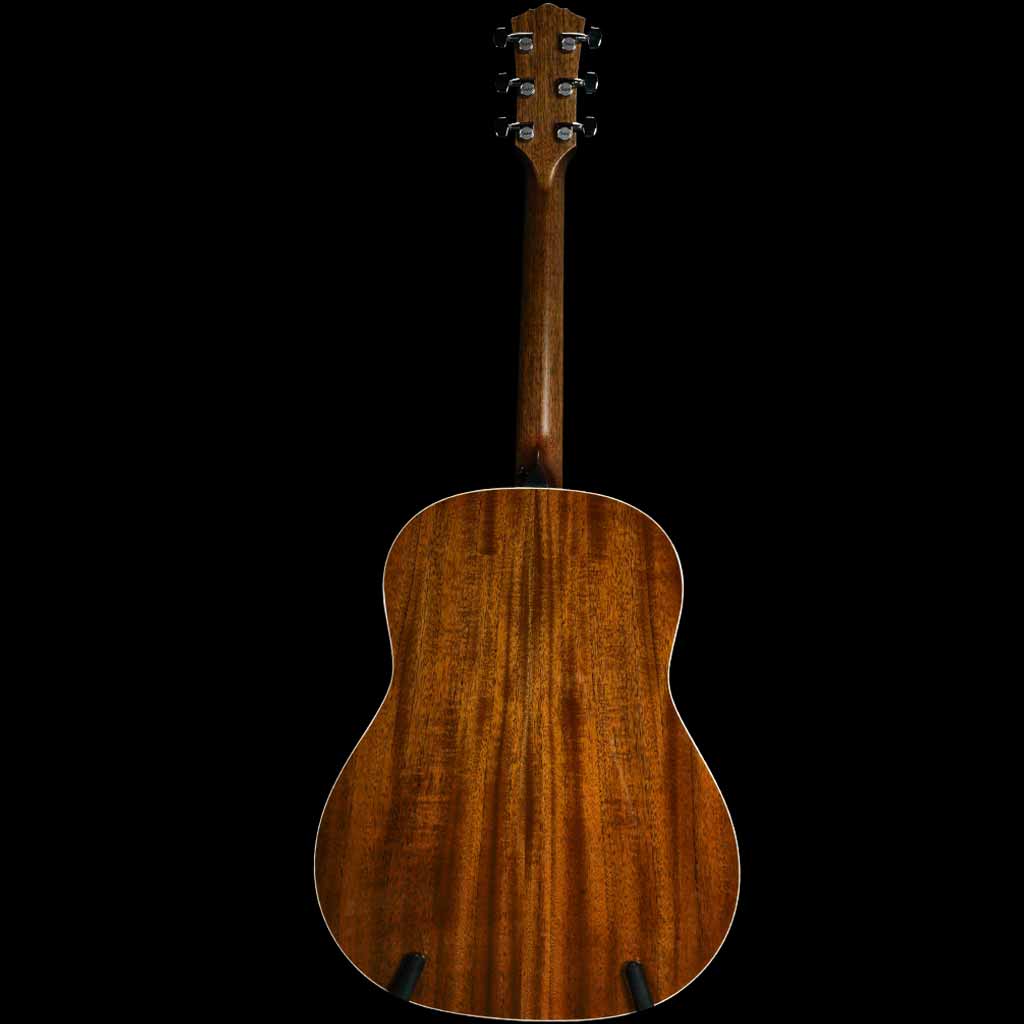 Taylor Gold Label 517e Sitka Spruce and Tropical Mahogany Modified Grand Pacific Acoustic Guitar in Sunburst with Cream Pickguard