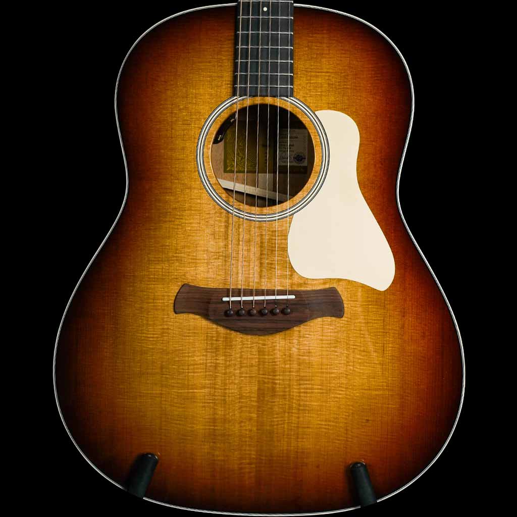 Taylor Gold Label 517e Sitka Spruce and Tropical Mahogany Modified Grand Pacific Acoustic Guitar in Sunburst with Cream Pickguard