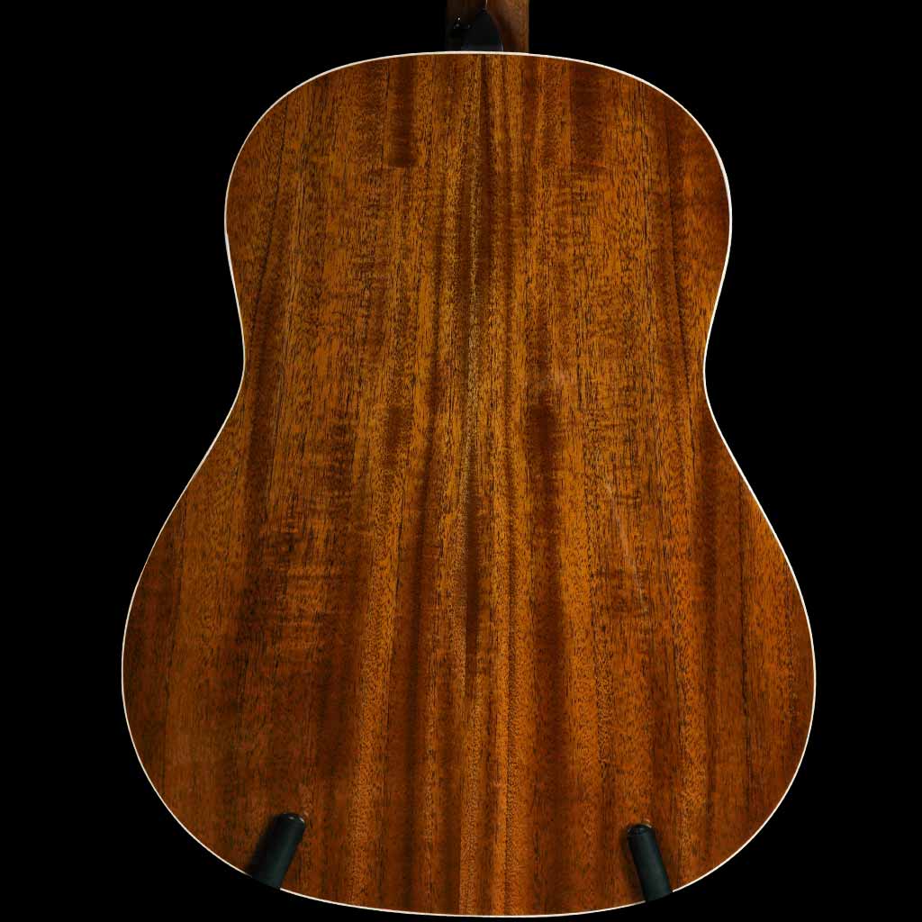 Taylor Gold Label 517e Sitka Spruce and Tropical Mahogany Modified Grand Pacific Acoustic Guitar in Sunburst with Cream Pickguard