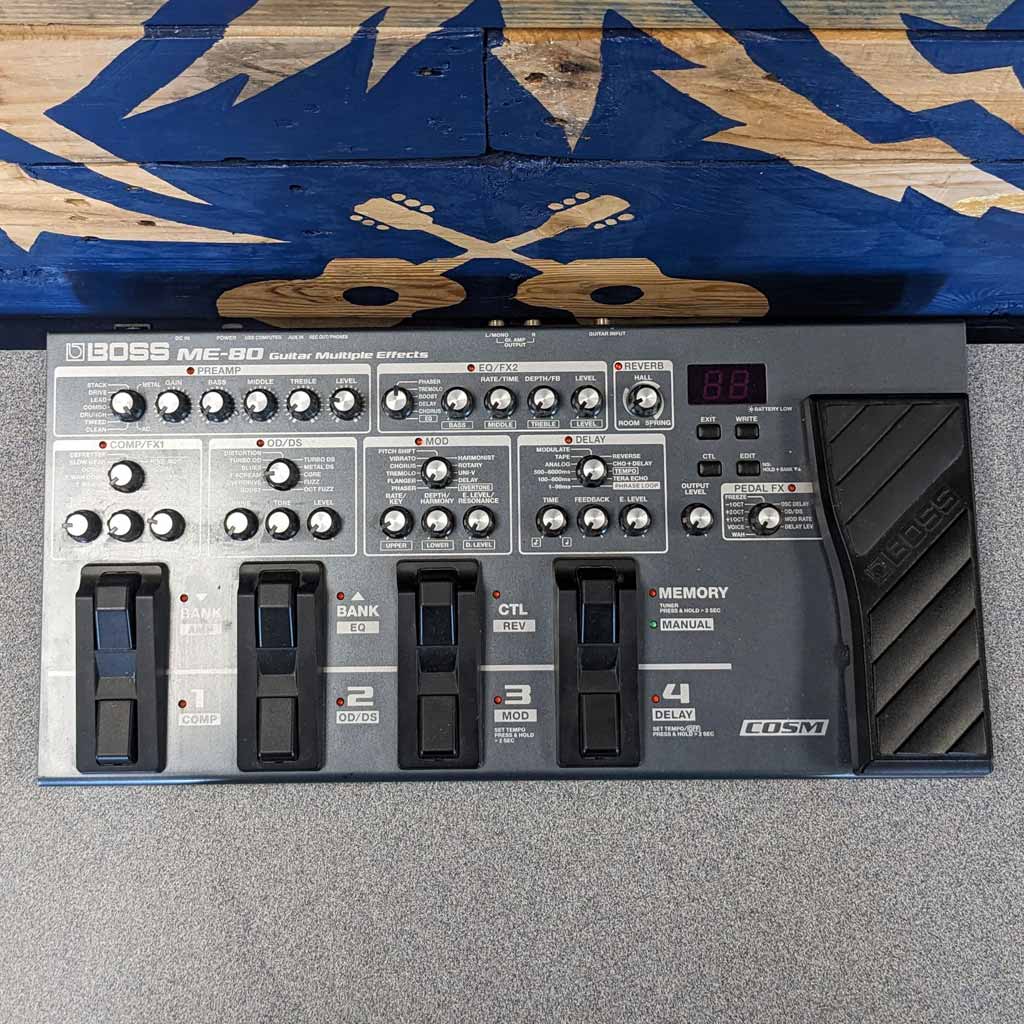 boss me pedal Used Boss ME-80 Multi Effects Processor Boss Effects Pedal This effects processor features delay, reverb, modulation, and EQ, a knob-based interface for ease of use. It can run off either six AA