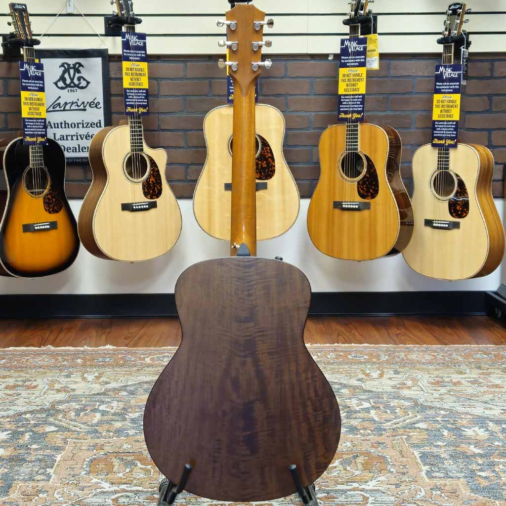 Used Taylor GTe Urban Ash Grand Theater Acoustic Electric Guitar with Bag