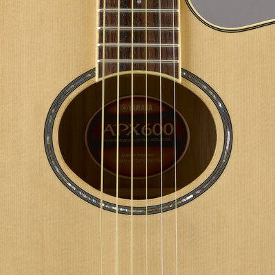 Yamaha APX600 Thinline Acoustic Guitar, Vintage White