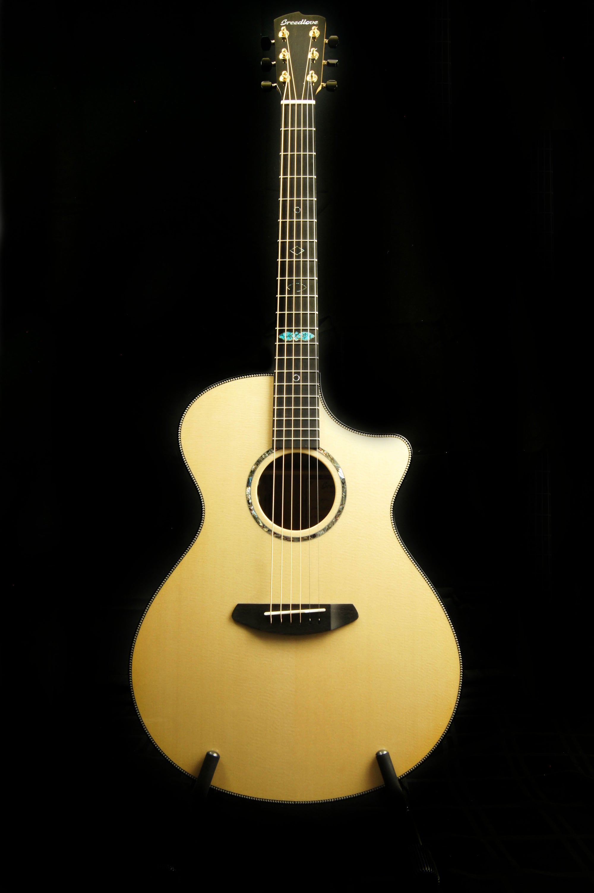 Breedlove Custom Built Sitka Spruce/Myrtlewood Concerto CE Acoustic Electric Guitar