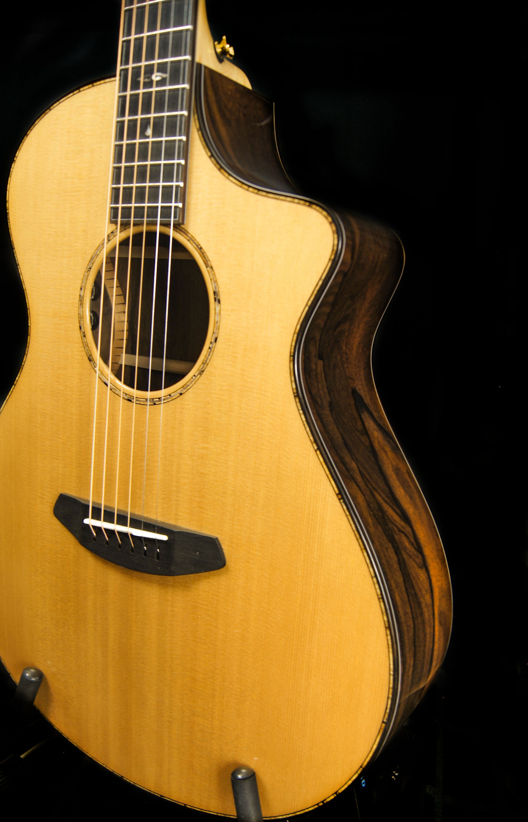 Breedlove Custom Built Concert CE Sunken Cedar/Ziricote Acoustic Electric Guitar