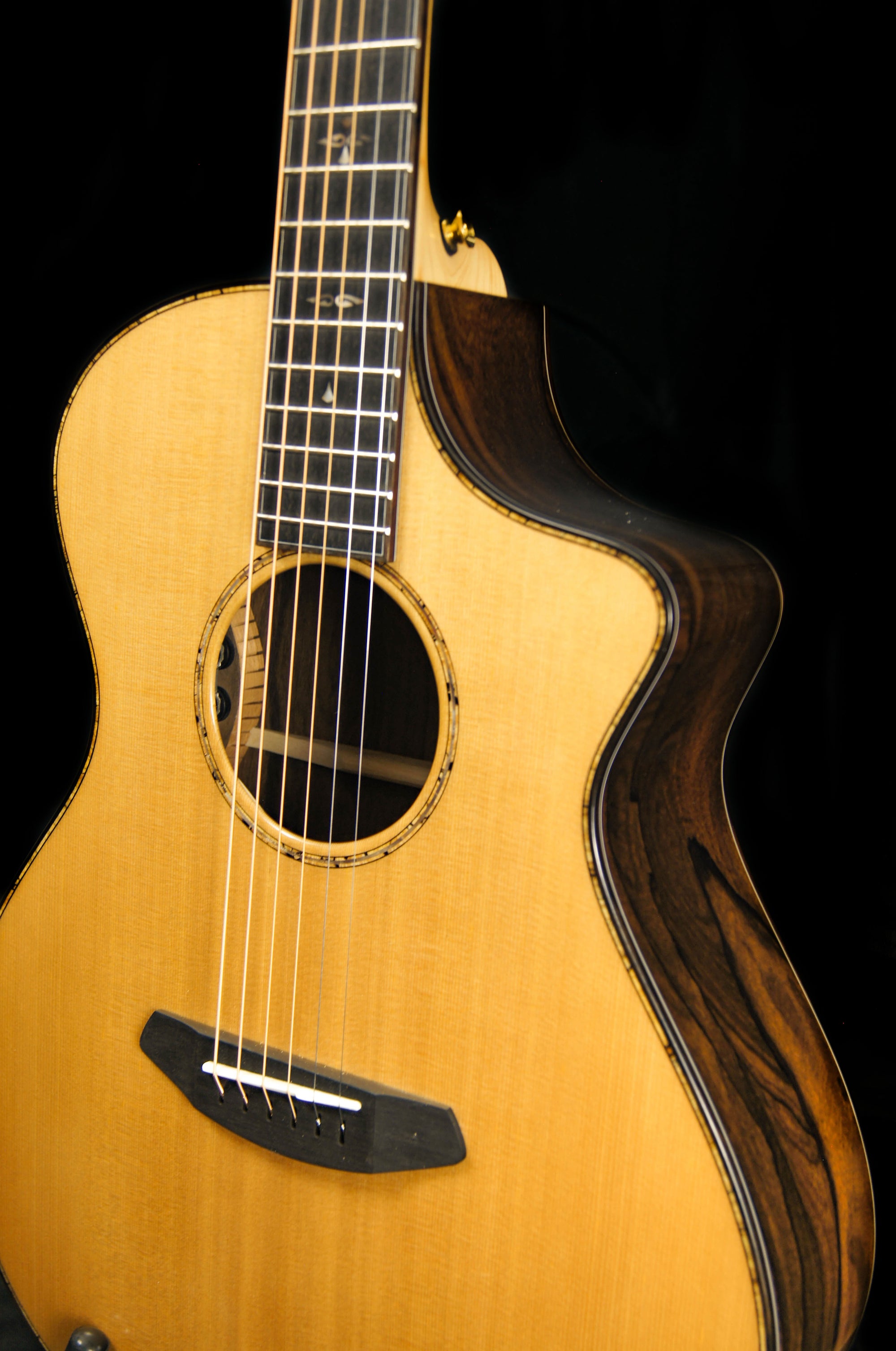 Breedlove Custom Built Concert CE Sunken Cedar/Ziricote Acoustic Electric Guitar