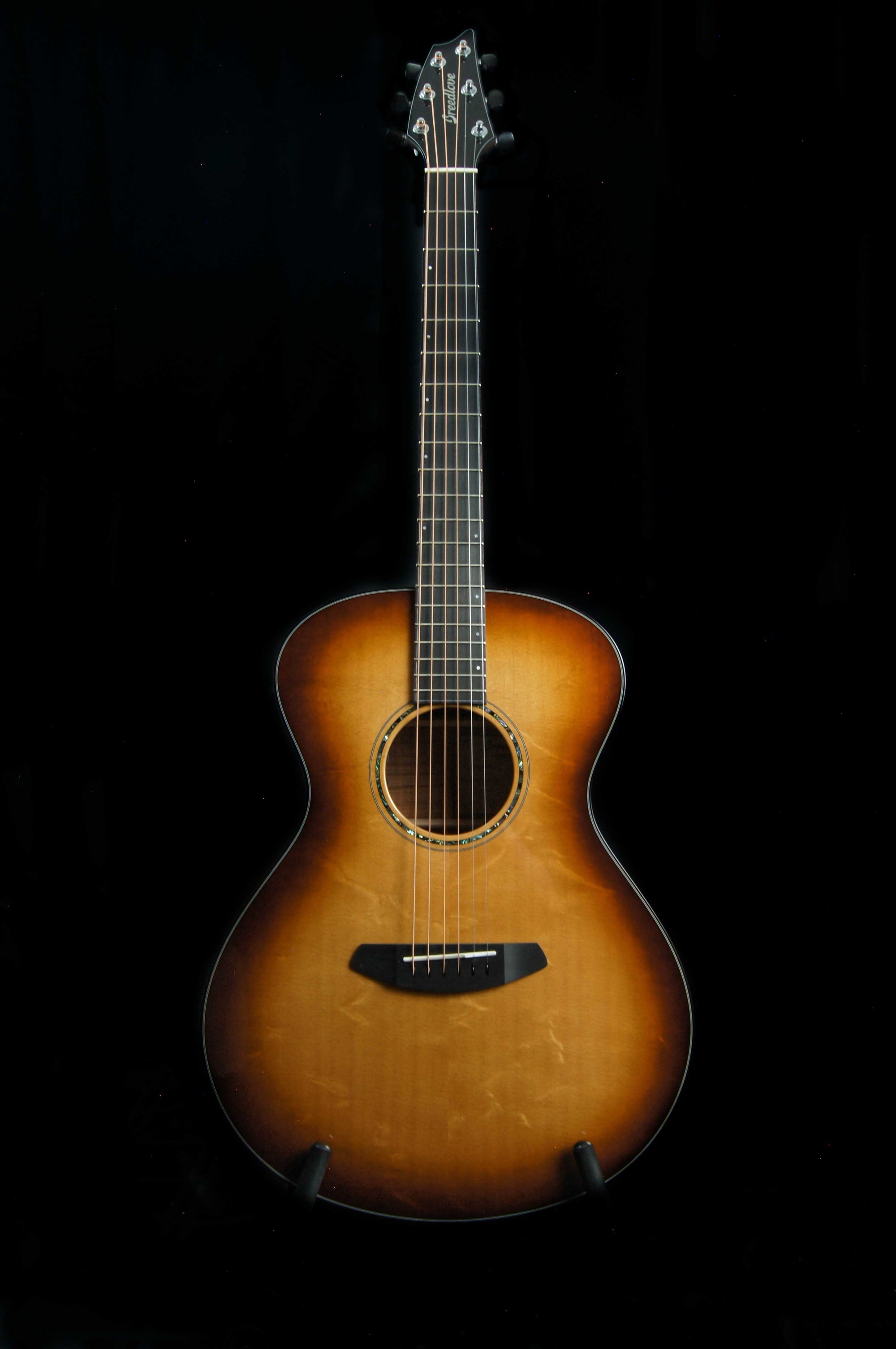 Breedlove Masterclass Custom Concert Bearclaw Spruce/Koa Acoustic Guitar