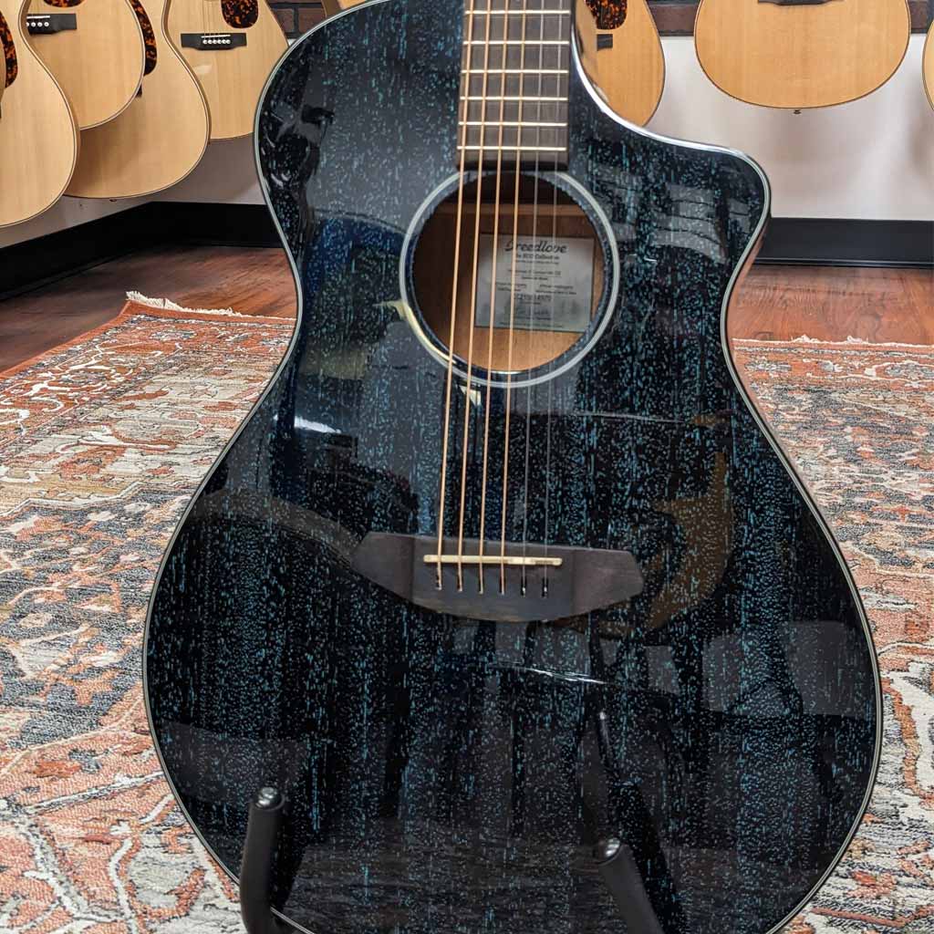 B Stock Breedlove Rainforest S Concert CE - Midnight Blue