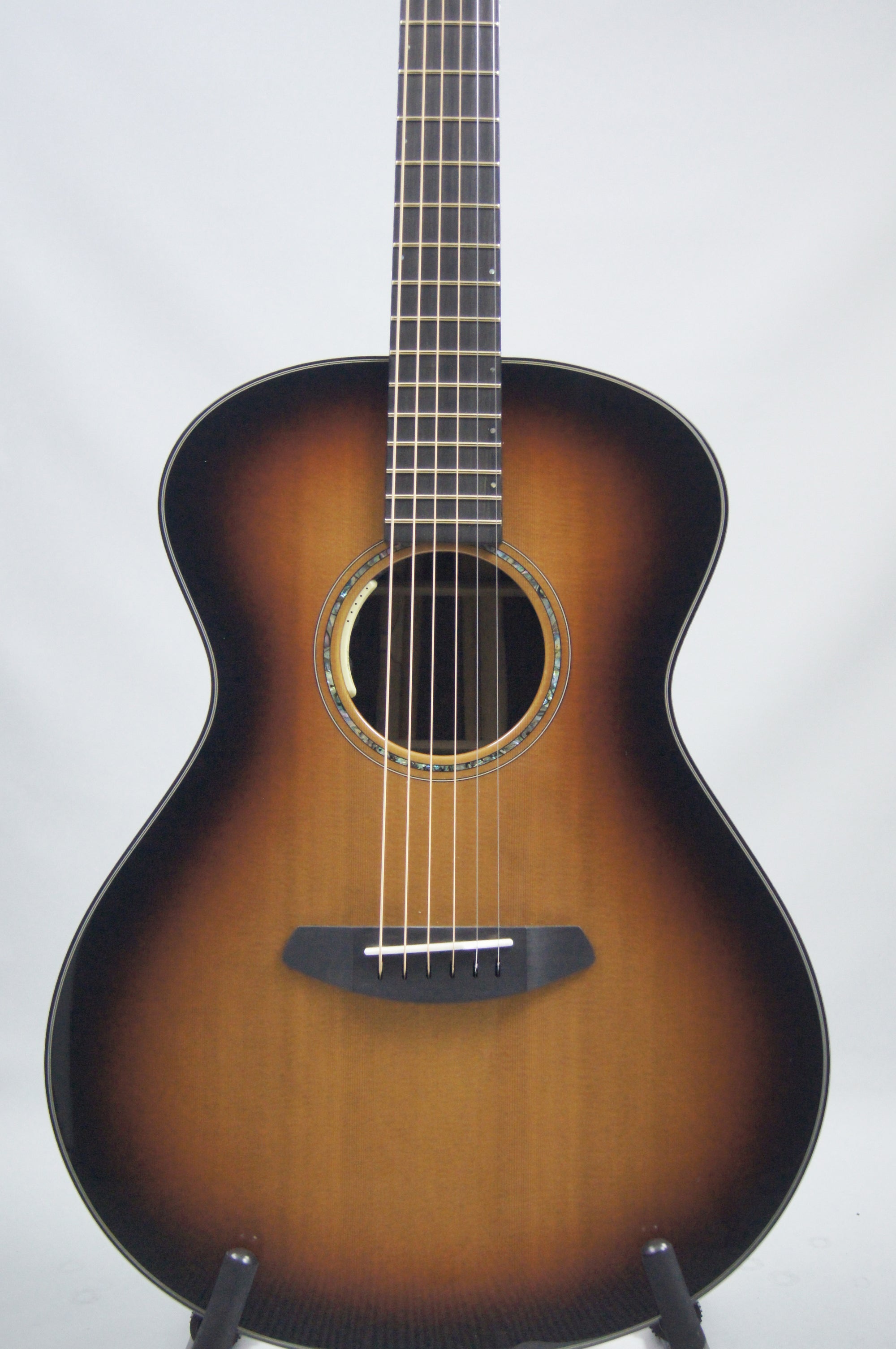 Breedlove Journey Concert Fingerstylist Acoustic Electric Guitar Black Cherry