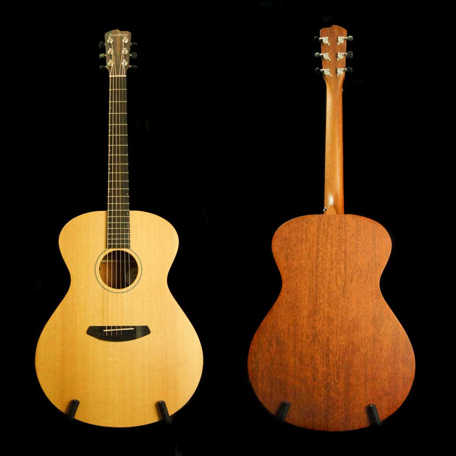 Breedlove USA Concerto Sun Light Sitka Spruce/Mahogany Acoustic Electric Guitar - Includes Case