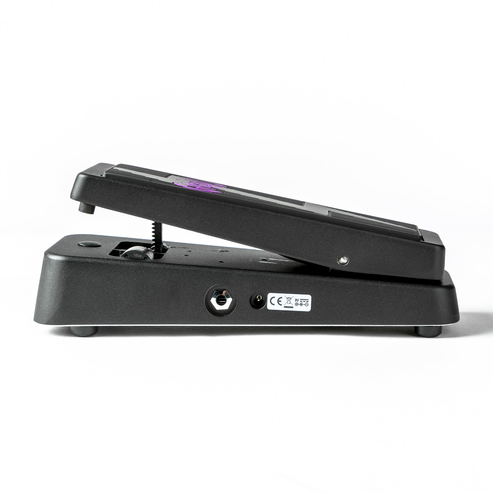 geezer butler wah pedal Dunlop Geezer Butler Cry Baby Wah Pedal GZR95 Jim Dunlop Effects Pedal Geezer Butler is one of rock 'n' roll's pioneers—his growling bass tones and heavy, swinging bass lines have helped define