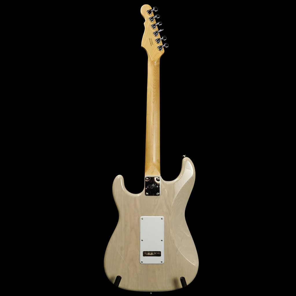 G&L Fullerton Deluxe Legacy Electric Guitar in Blonde