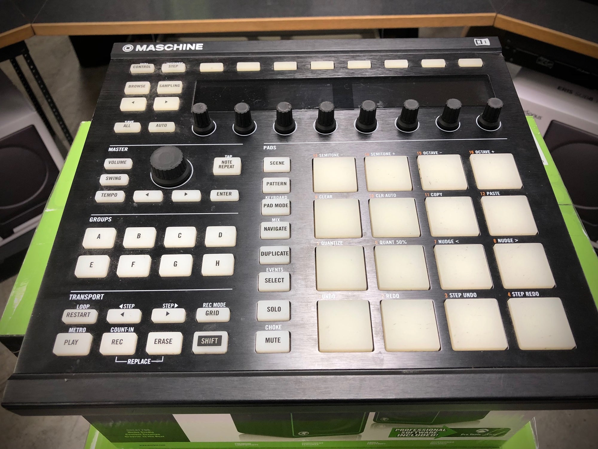 Roux Seminar Skoleuddannelse Used Native Instruments Maschine Mk2 Native Instuments MIDI Controller Up  for sale we are offering this used Native Instruments, Maschine Mk2 groove  box. It&#39;s in good condition with minor wear here at
