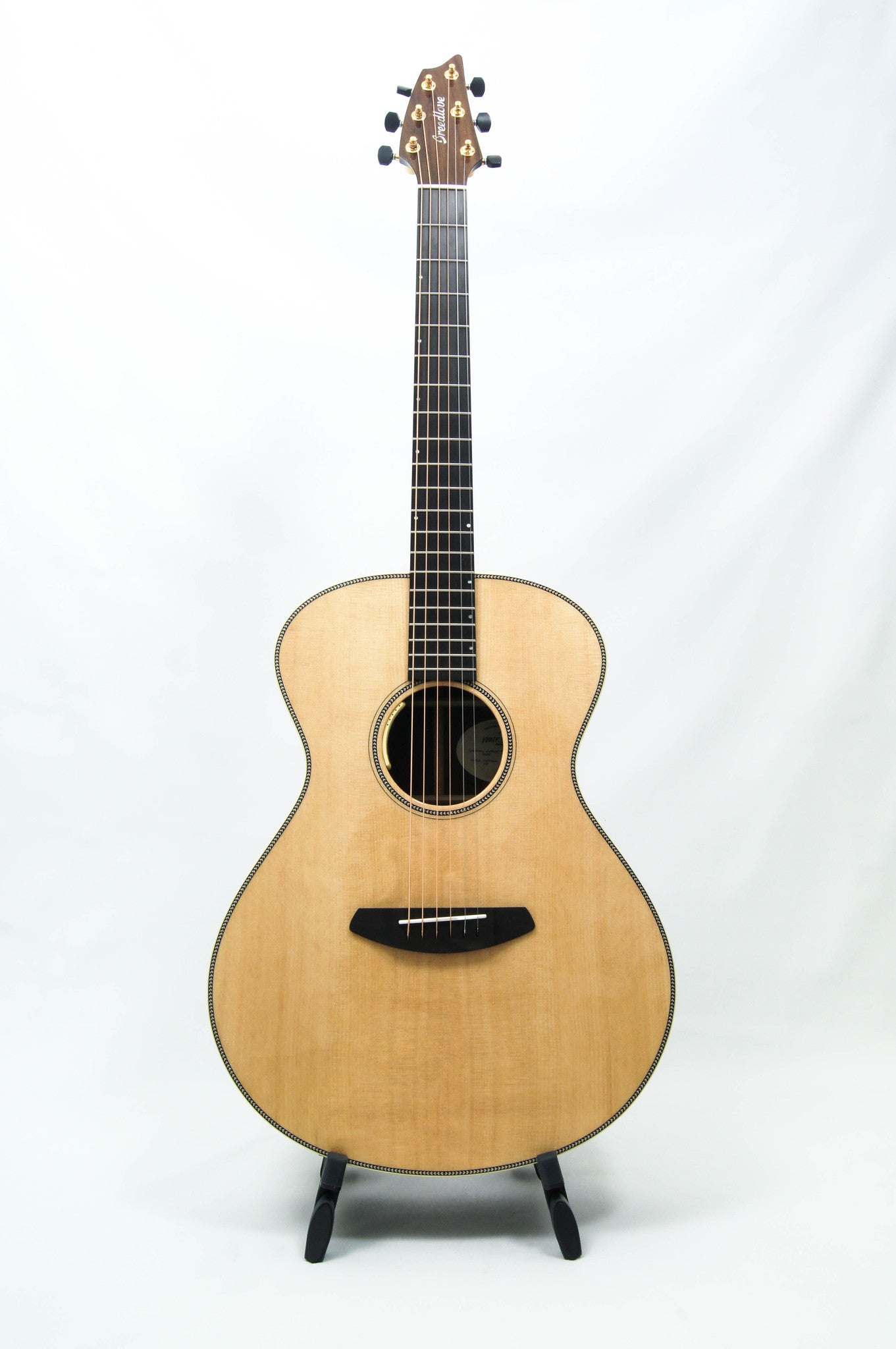 Breedlove Journey Concert Acoustic Electric Guitar