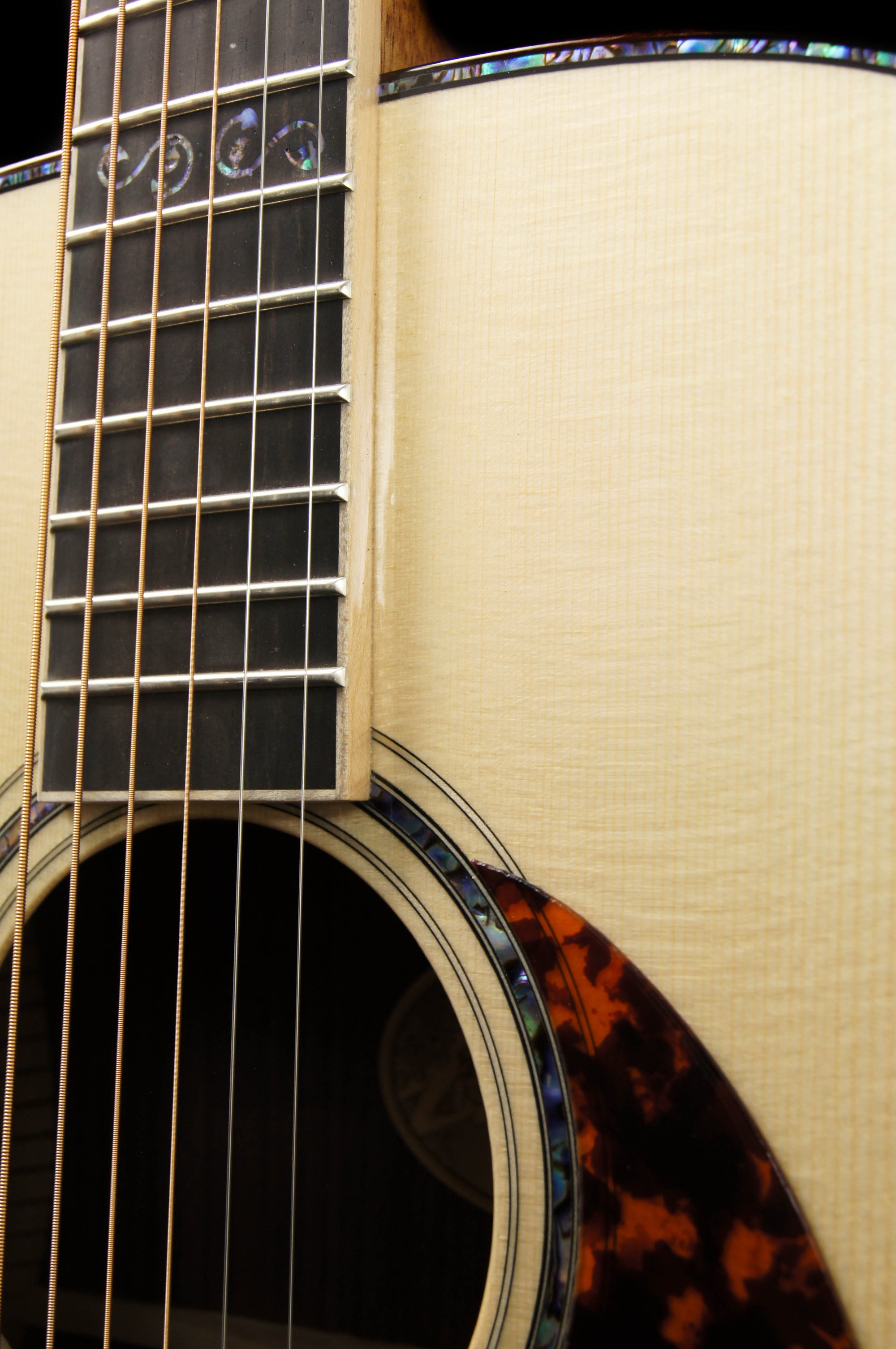 Larrivee D-10 Moon Spruce Top Rosewood Back and Sides Deluxe Series Acoustic Guitar