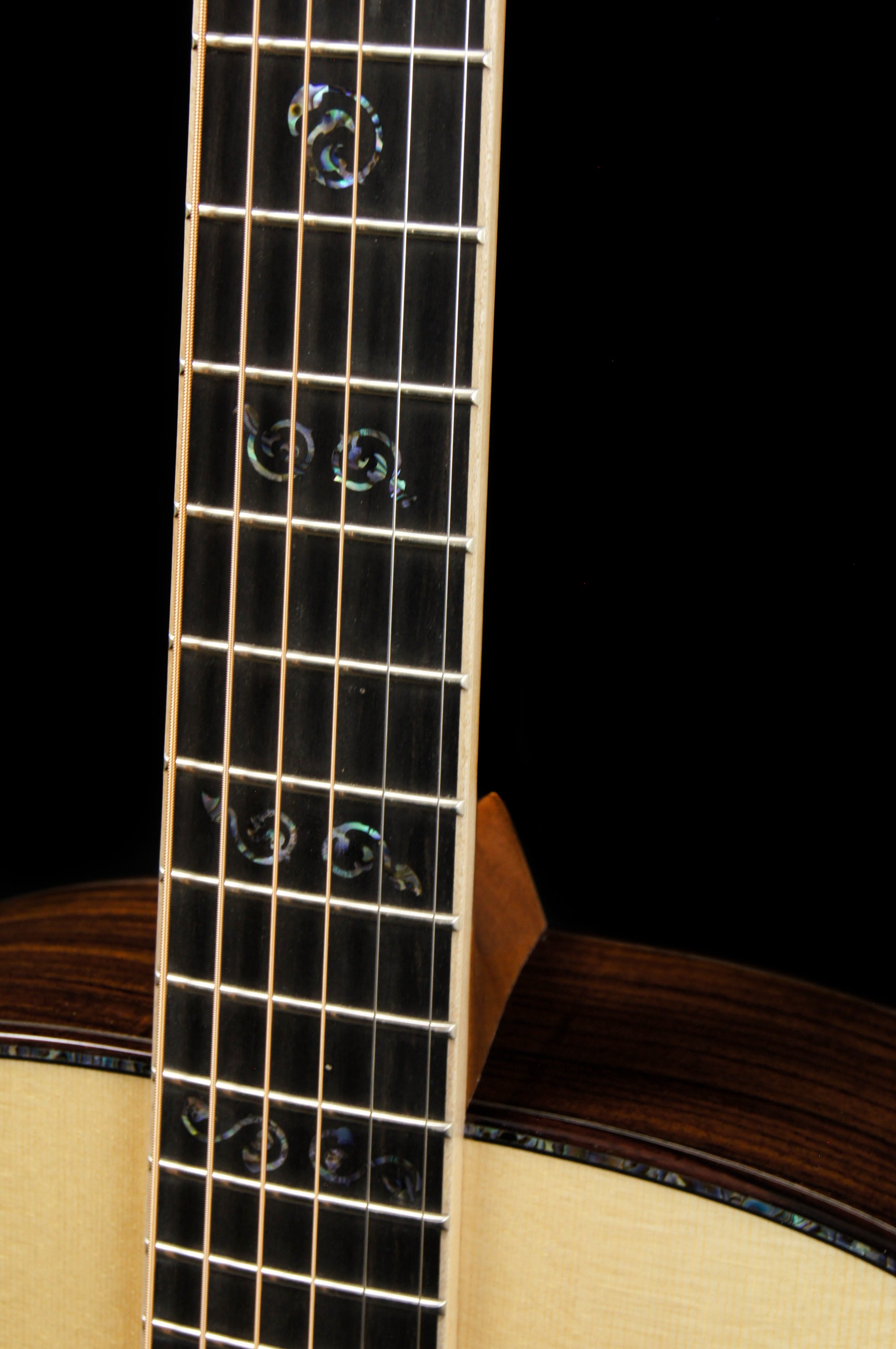 Larrivee D-10 Moon Spruce Top Rosewood Back and Sides Deluxe Series Acoustic Guitar