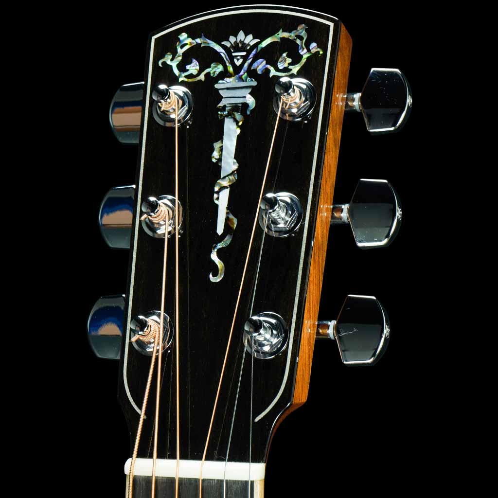 Larrivee LV-09 Artist Series Acoustic Guitar with Quilt Maple Back and Sides