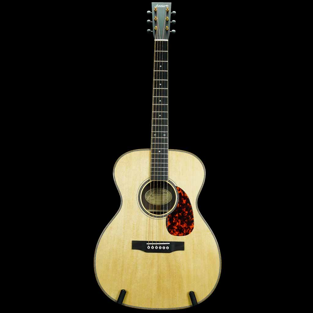 Larrivee OM-60 Rosewood Traditional Series Acoustic Guitar