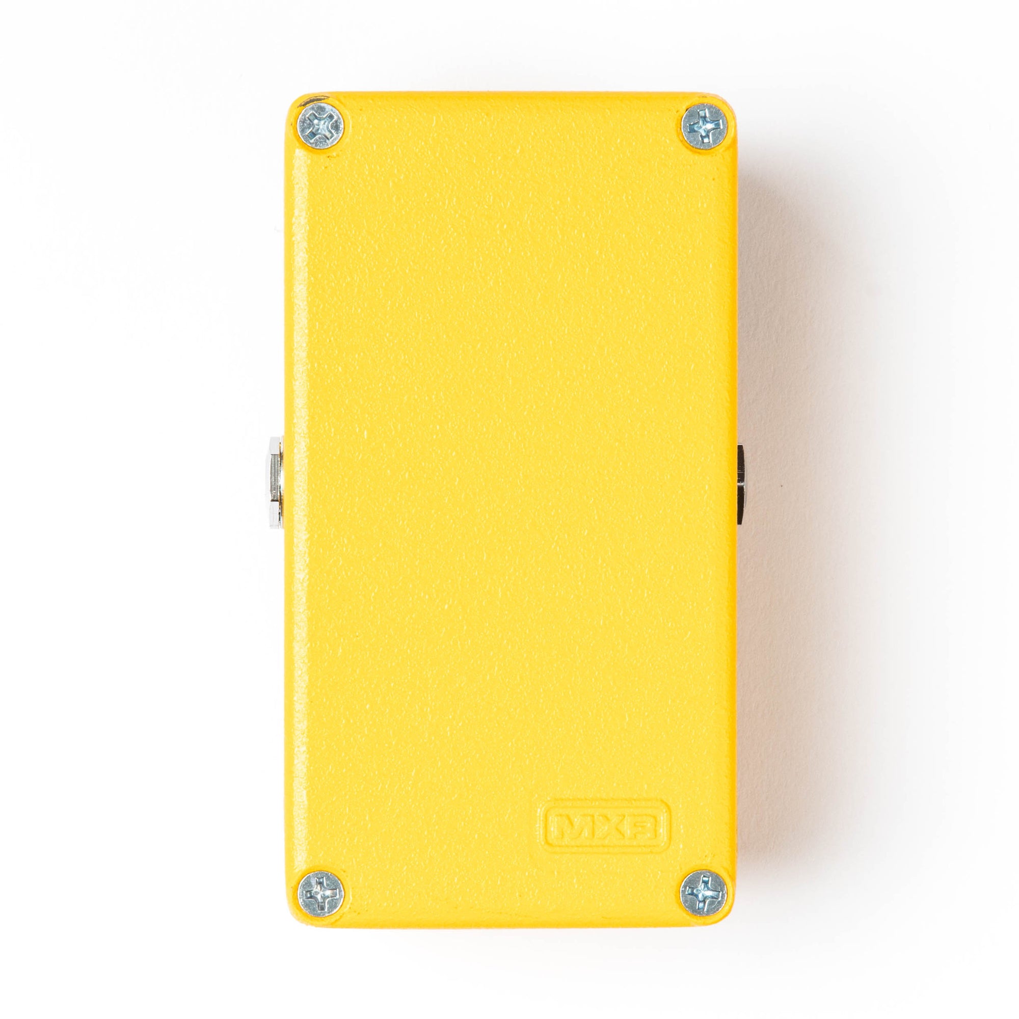 mxr distortion pedal MXR Distortion + Pedal M104 MXR Effects Pedal This little yellow box is responsible for those great distortion sounds heard on so many classic recordings. Set the Distortion control low and crank