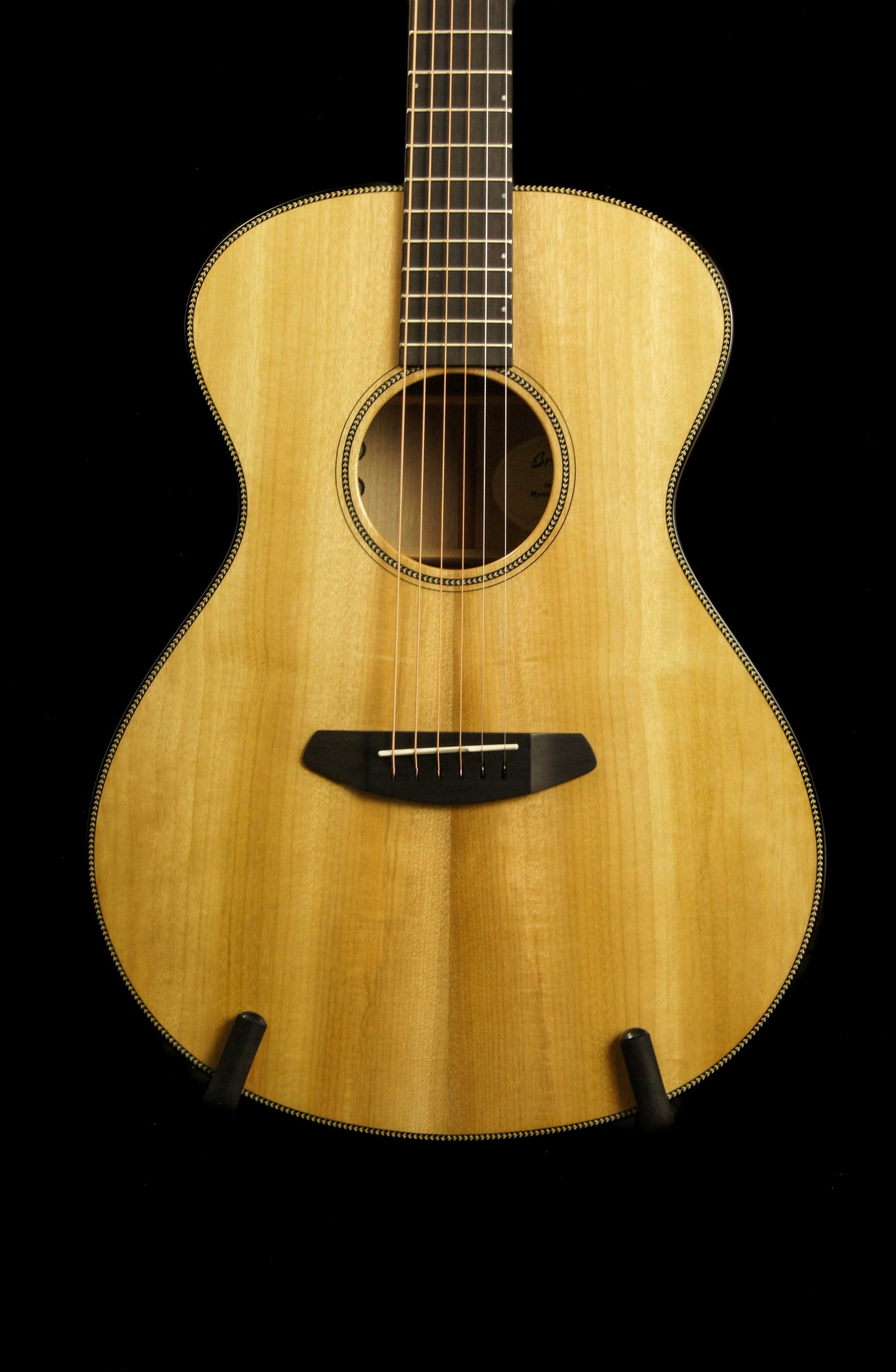 Breedlove Oregon Concert All Myrtlewood Acoustic Guitar with Electronics