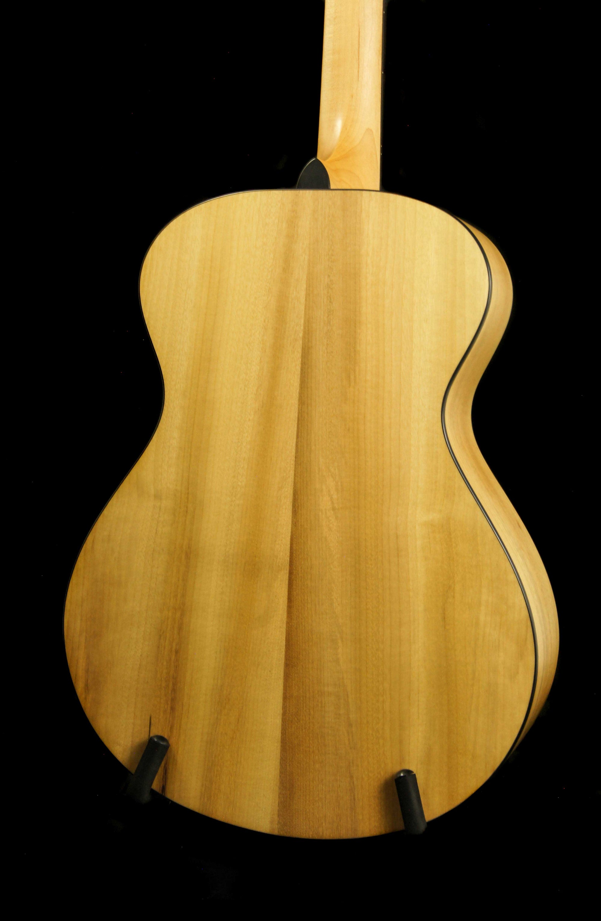 Breedlove Oregon Concert All Myrtlewood Acoustic Guitar with Electronics