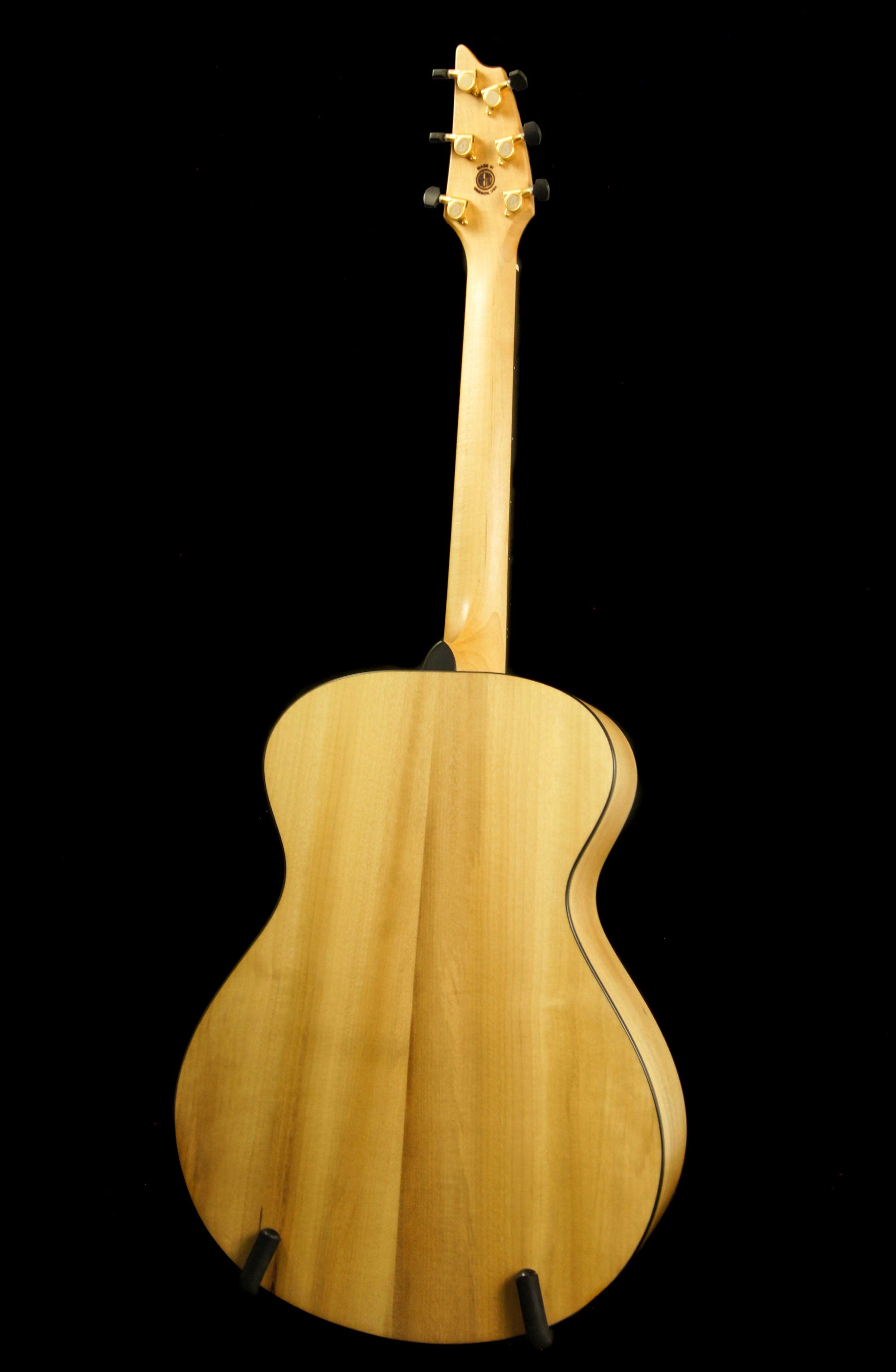 Breedlove Oregon Concert All Myrtlewood Acoustic Guitar with Electronics