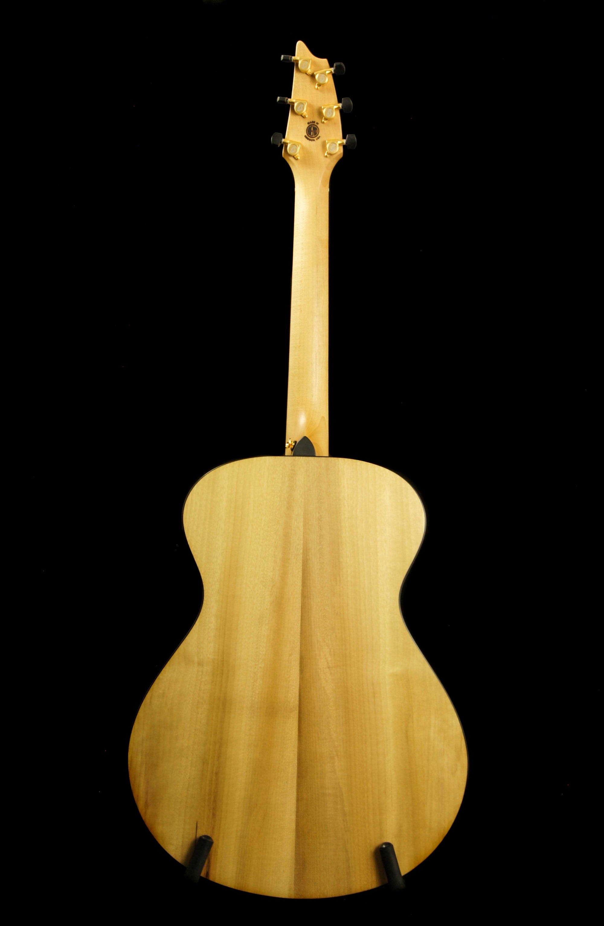 Breedlove Oregon Concert All Myrtlewood Acoustic Guitar with Electronics