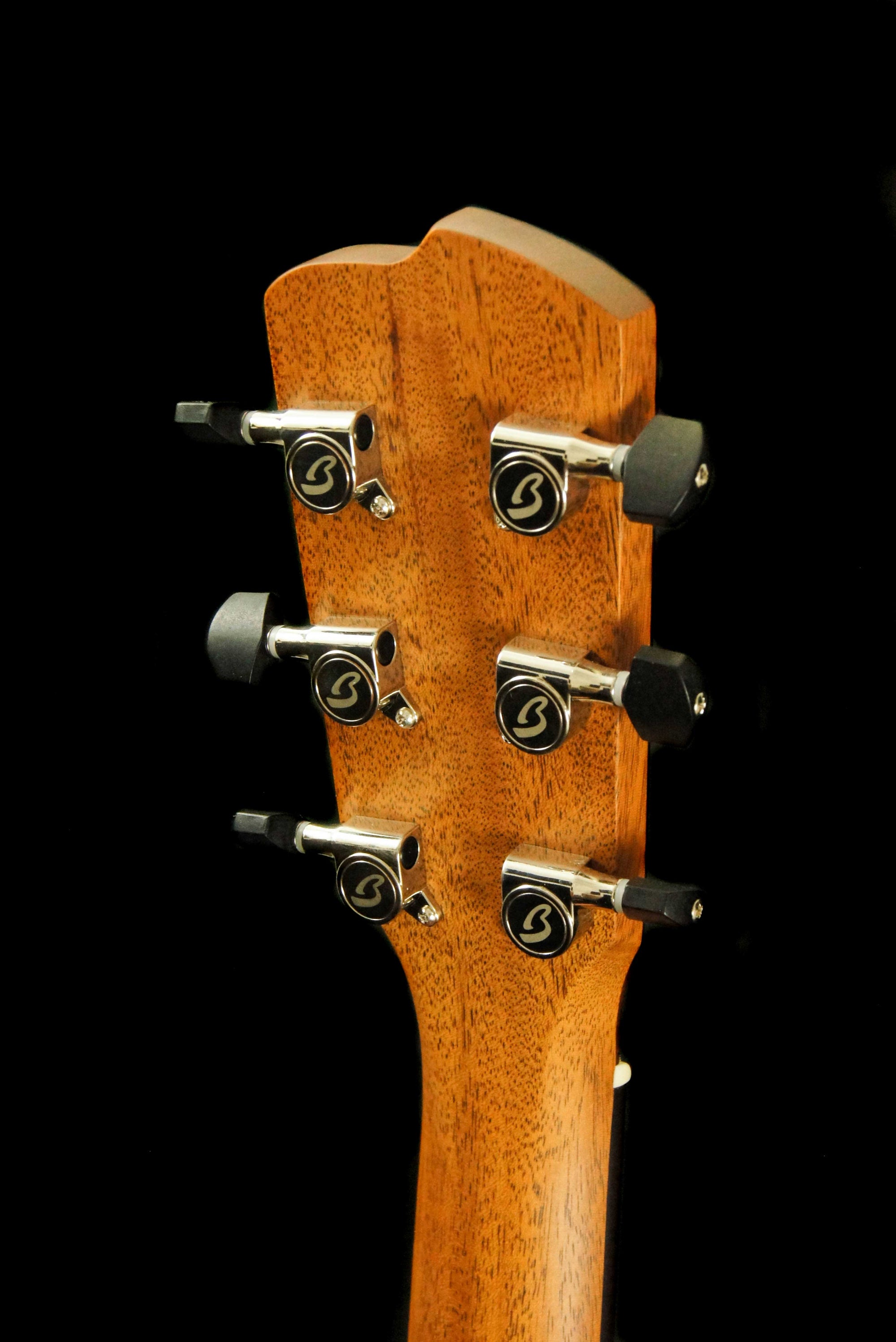 Breedlove USA Concerto Sun Light Sitka Spruce/Mahogany Acoustic Electric Guitar - Includes Case