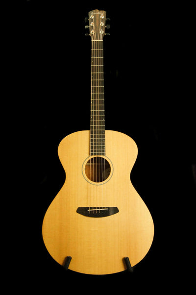Breedlove USA Concerto Sun Light Sitka Spruce/Mahogany Acoustic Electric Guitar - Includes Case
