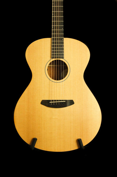 Breedlove USA Concerto Sun Light Sitka Spruce/Mahogany Acoustic Electric Guitar - Includes Case